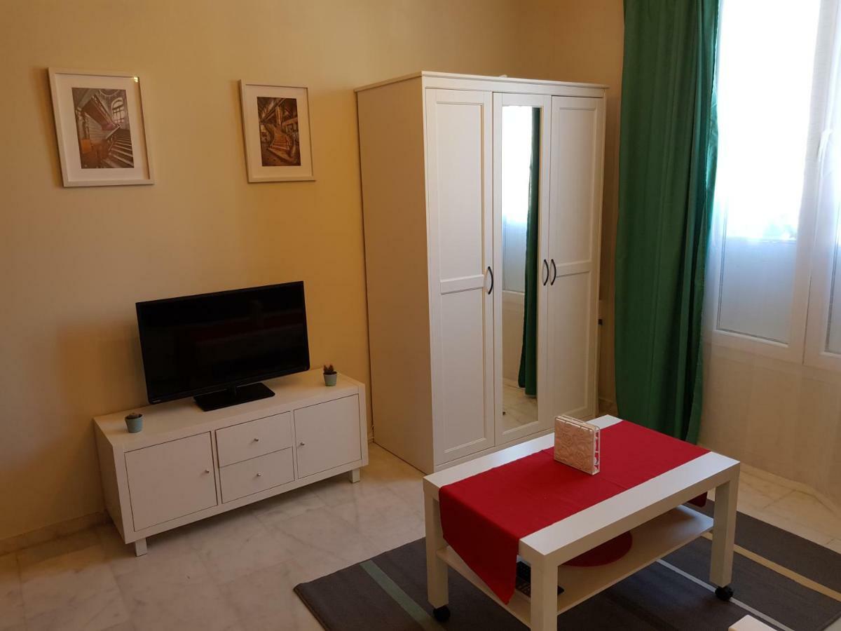 **** Genuar Apartments Malaga Center ภายนอก รูปภาพ