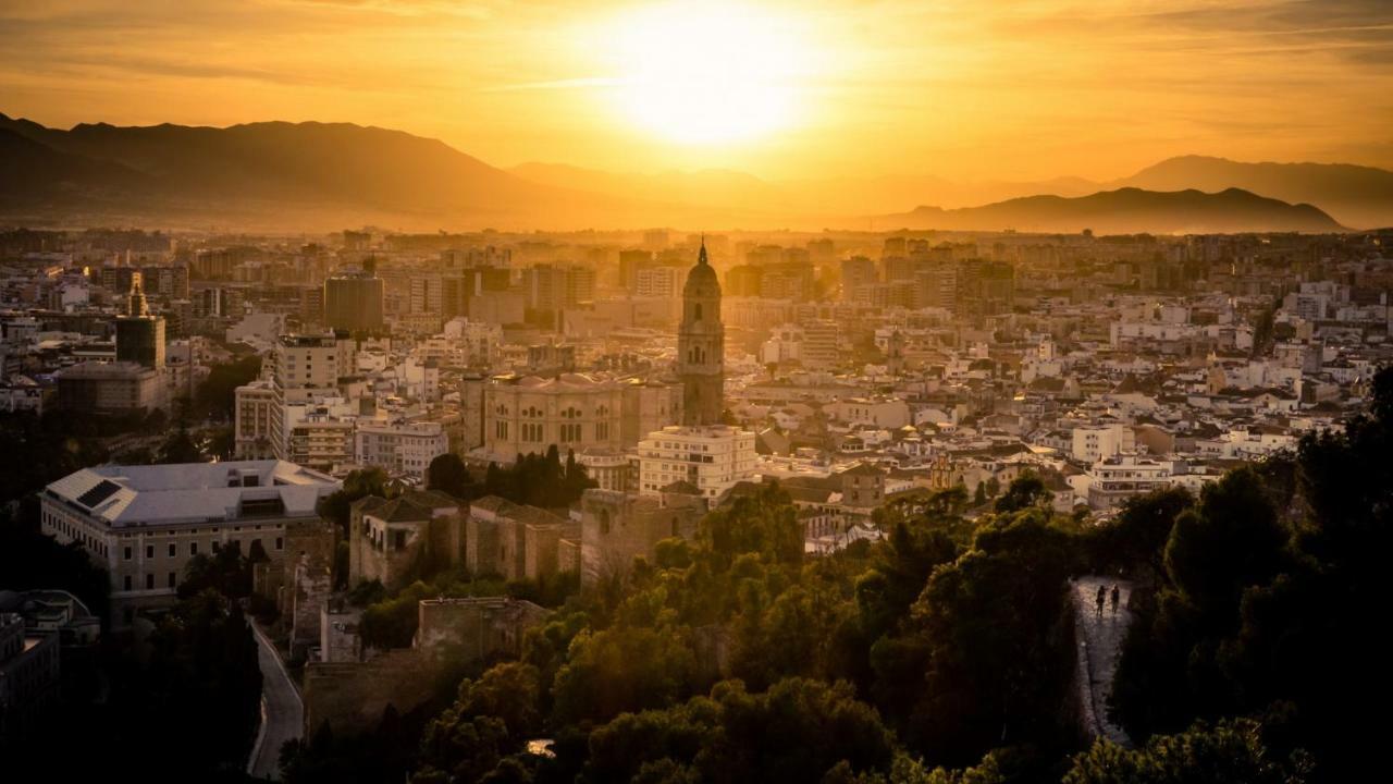 **** Genuar Apartments Malaga Center ภายนอก รูปภาพ